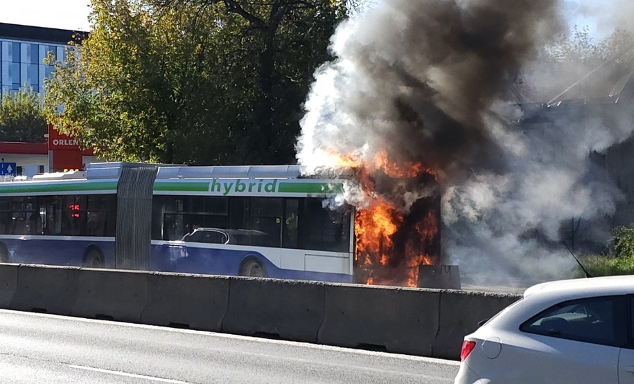 Autobus stanął w płomieniach /Gorąca Linia RMF FM