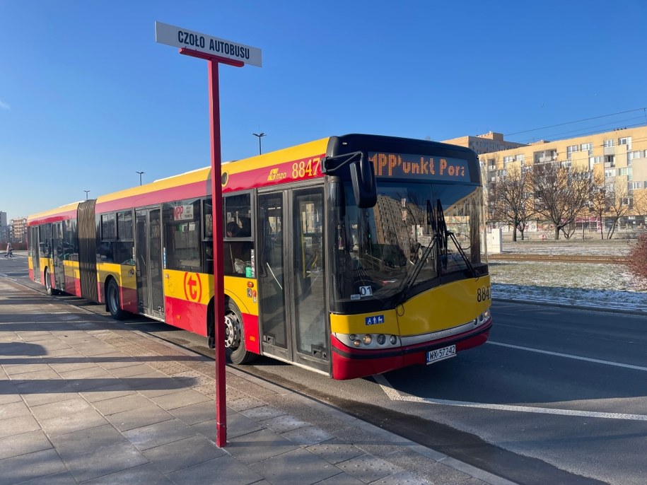 Autobus, w którym bezdomni mogą otrzymać wsparcie /Paweł Balinowski /RMF24