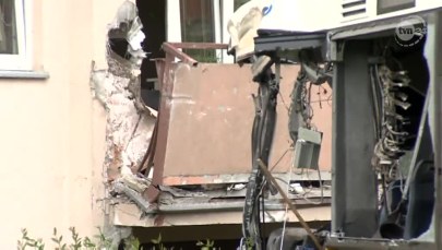 Autobus wjechał w blok mieszkalny w Płocku. 10 rannych