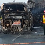 Autobus wjechał w cysternę i spłonął w Pakistanie. Co najmniej 20 ofiar