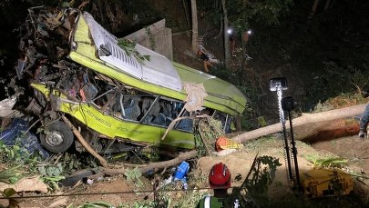 Autobus wpadł do wąwozu. 17 ofiar wypadku na Filipinach