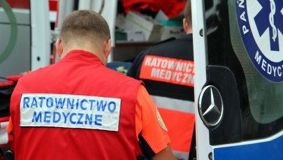 Autobus z dziećmi w rowie w Parznicach koło Radomia. Są ranni