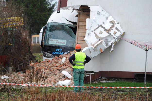 Autobus został usunięty wczoraj wieczorem /Marcin Bielecki /PAP