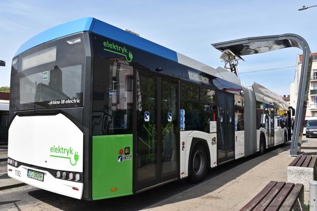 Autobusy elektryczne będą mogły podładować baterie podczas postoju na przystanku. /Szczecińskie Inwestycje Miejskie /