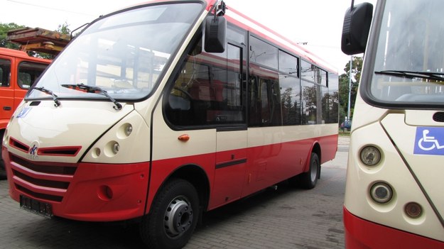 Autobusy mają niewiele ponad 2 metry szerokości i 7 metrów długości /Kuba Kaługa /RMF FM