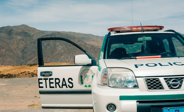 Autokar pełen ludzi spadł do wąwozu. Jest wiele ofiar