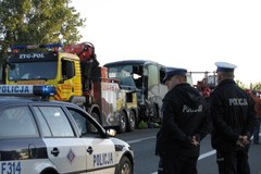 Autokar zderzył się z ciężarówką w Łowiczu