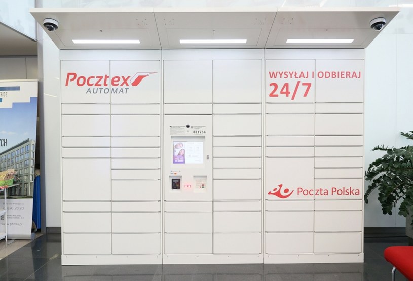 Automat paczkowy Pocztex. /Mateusz Grochocki/East News /East News