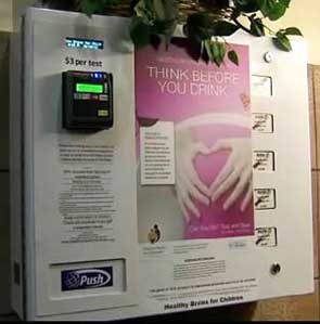 Automat z testami ciążowymi /materiały prasowe