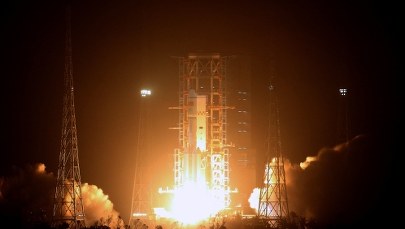 Automatyczny chiński statek transportowy dotarł do celu