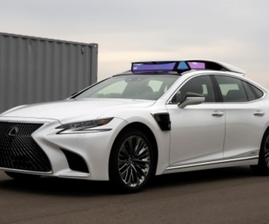 Autonomiczny Lexus będzie testowany przez mieszkańców Tokio
