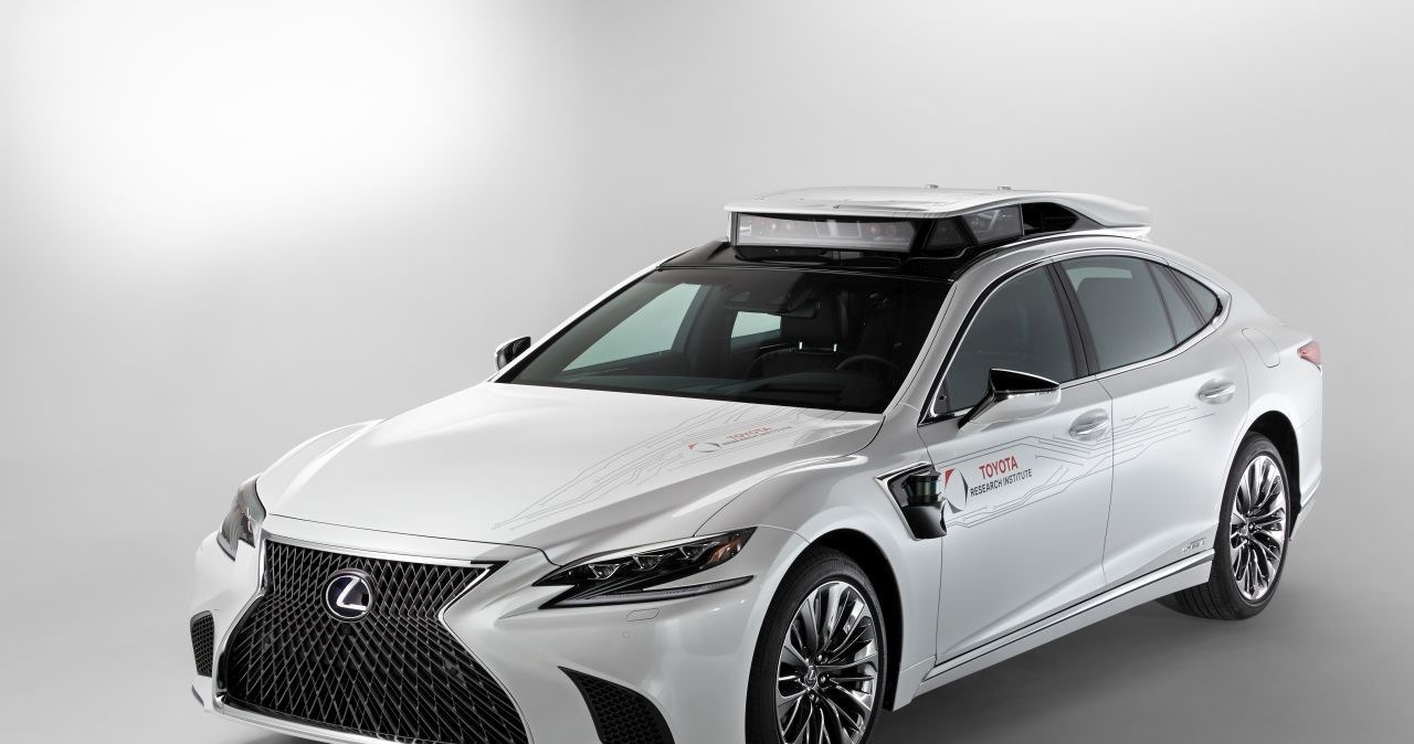 Autonomiczny Lexus... /Informacja prasowa