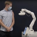 Autonomiczny robot Cobi oferuje szczepienie bez igły