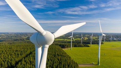 Autopoprawka do ustawy wiatrakowej. Sejmowa większość najpierw chce zamrozić ceny energii