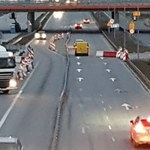 Autostrada A1. Kierowca zablokował pas barierami