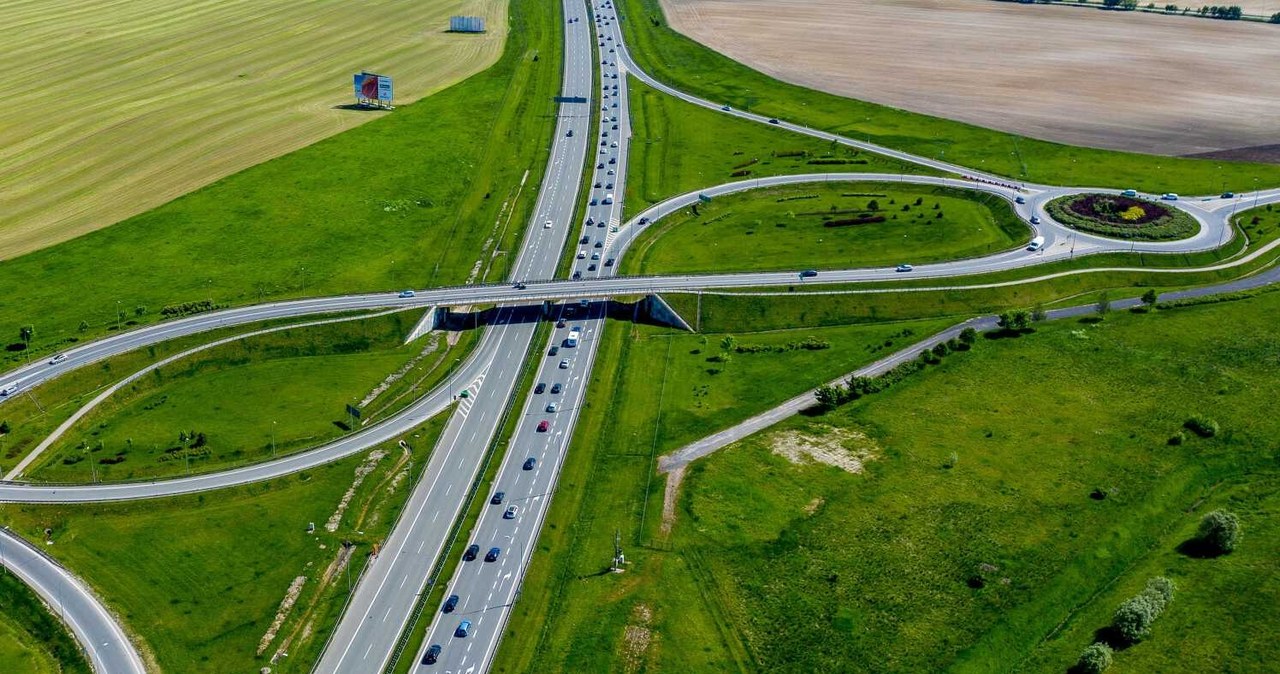 Autostrada A1 na odcinku 82 km ma aż 6 pasów /Przemek Swiderski/REPORTER /East News