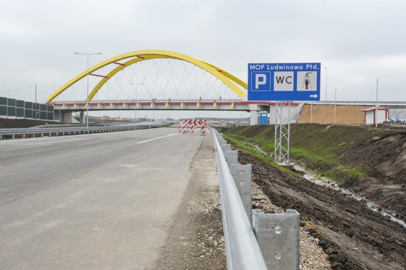 Autostrada A1 powstaje w wielkich bólach... /Piotr Lampkowski /Reporter