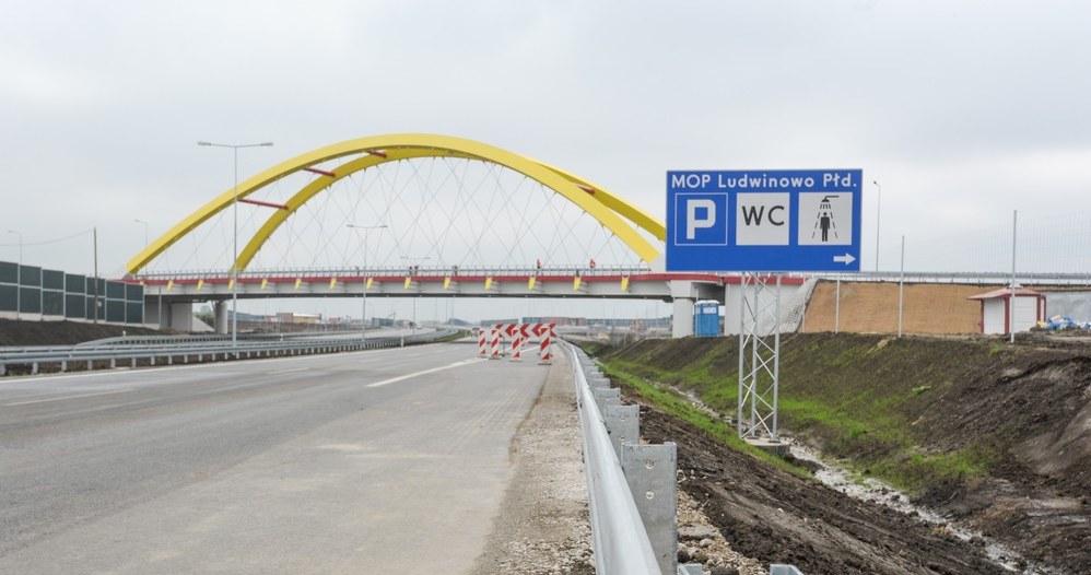 Autostrada A1 powstaje w wielkich bólach... /Piotr Lampkowski /Reporter