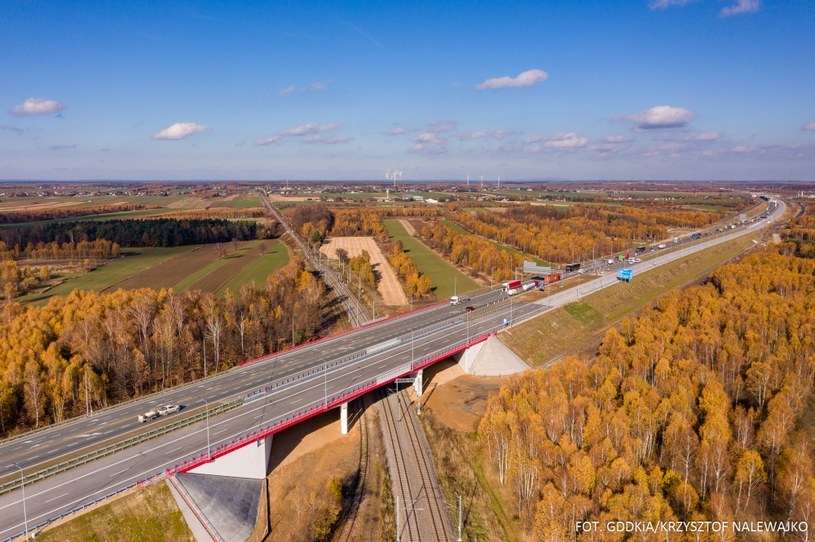 Autostrada A1 w woj. śląskim, wiadukt nad linią kolejową na początku obwodnicy Częstochowy /Informacja prasowa