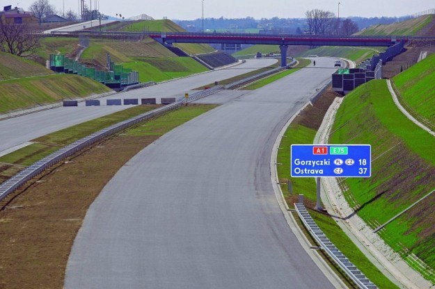 Autostrada A1 wzbogaci się w przyszłym roku o nowy, 18-kilometrowy odcinek. /Motor
