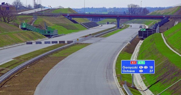 Autostrada A1 wzbogaci się w przyszłym roku o nowy, 18-kilometrowy odcinek. /Motor