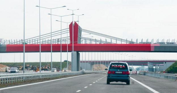 Autostrada A2 jest przejezdna, ale wcale nie skończona /PAP