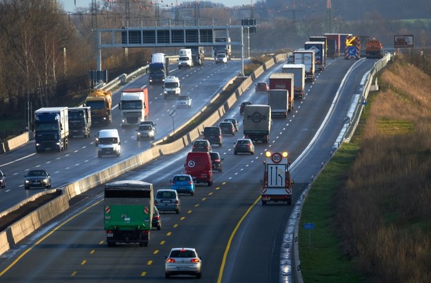 Autostrada A2 koło Boenen w Niemczech /BERND THISSEN /PAP/EPA