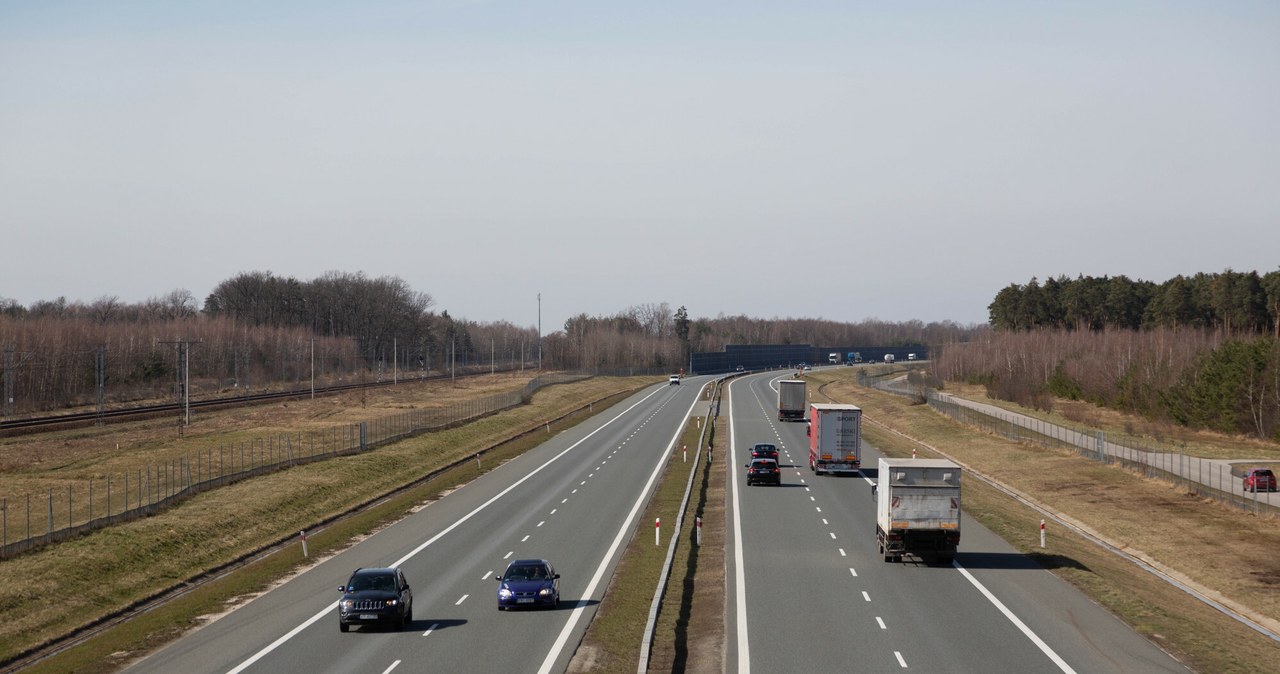 Autostrada A4 na odcinku Kraków-Tarnów ma zostać rozbudowana o trzeci pas ruchu /Mateusz Kotowicz /Reporter
