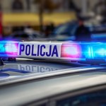 Autostradą jedzie policja na sygnale. Czy mogę ją wyprzedzić?