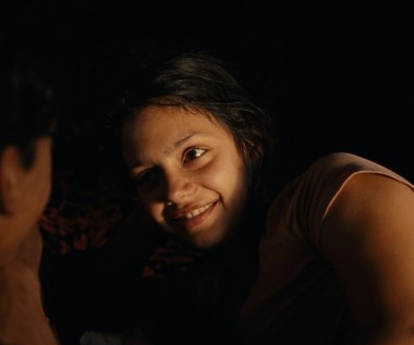 "Ava" jest reżyserskim debiutem francuskiej reżyserki Léi Mysius. W tytułowej roli zobaczymy na ekranie kolejną debiutantkę - Noée Abitę.