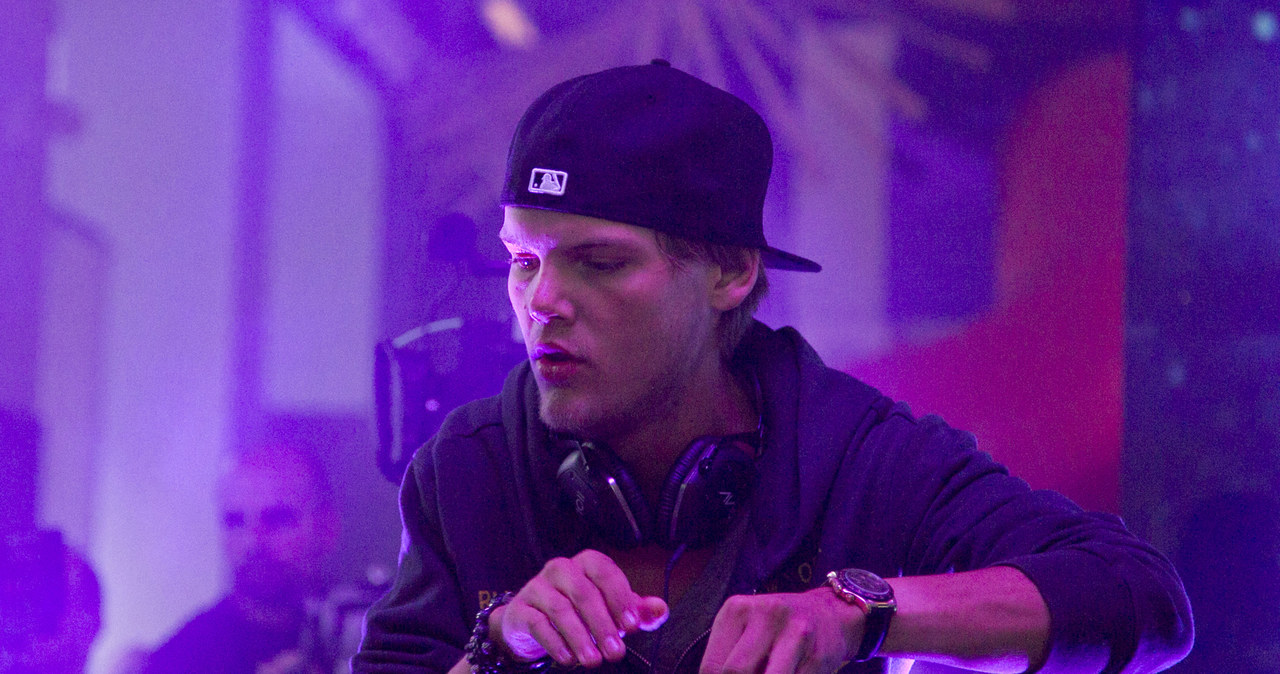 Avicii (ur. 8 września 1989 r. - 20 kwietnia 2018 r.) - szwedzki DJ i producent muzyczny /AFP