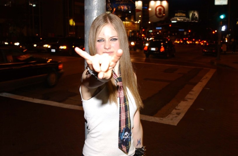 Avril Lavigne w 2002 roku - zaraz po wydaniu debiutanckiego singla "Complicated" / Jeff Kravitz / Contributor /Getty Images