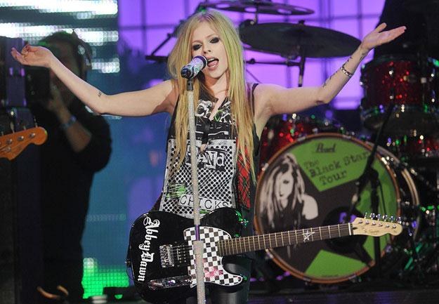 Avril Lavigne została "zaatakowana" przez wielbicielkę fot. Jag Gundu /Getty Images/Flash Press Media