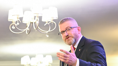 Awantura z udziałem Grzegorza Brauna. Zablokował lekarce wyjście z gabinetu