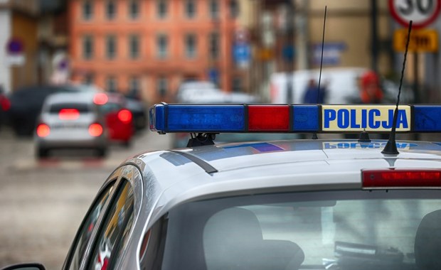 Awanturował się i niszczył samochody. W domu zwłoki kobiety