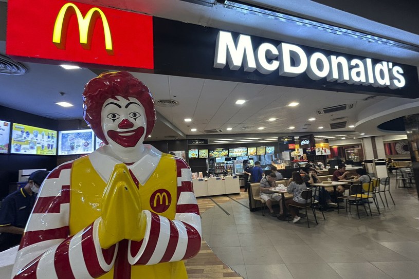 Awaria McDonald's na całym świecie. /Sakchai Lalit/Associated Press/East News /East News