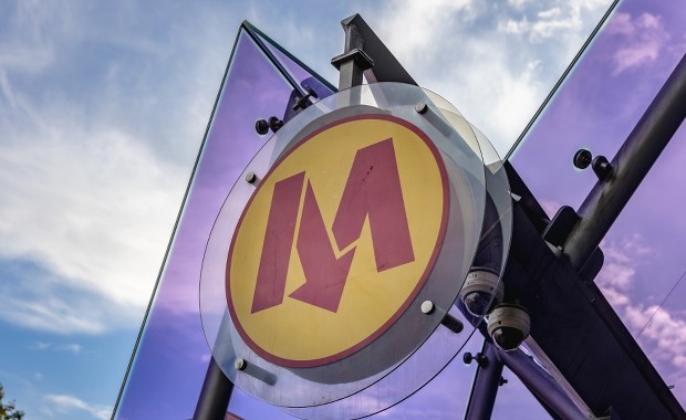 Awaria metra w Warszawie. Utrudnienia i skrócone trasy 