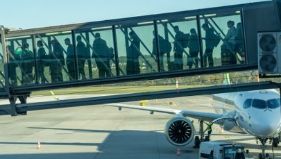 Awaria na polskich lotniskach zażegnana. Służby badają, czy doszło do dywersji