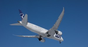 Awaria samolotu LOT-u. Maszyna musiała zawrócić 