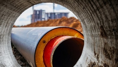 Awaria sieci ciepłowniczej w Gdyni. Konieczna była wymiana skorodowanej rury
