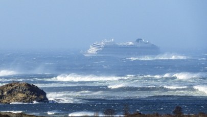 Awaria statku wycieczkowego Viking Sky. Ewakuowano prawie 400 osób