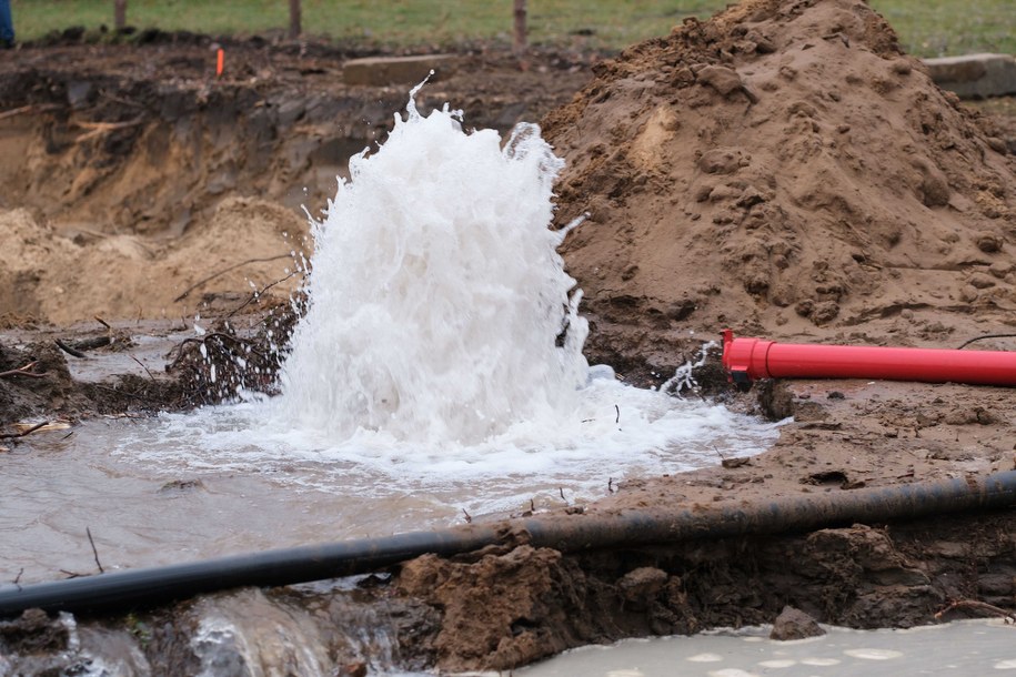 Awaria wodociągu - zdjęcie poglądowe /Jakub Kaczmarczyk /PAP