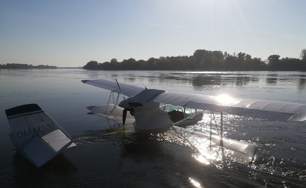 Awaryjne lądowanie samolotu na Wiśle w Toruniu 