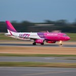 Awaryjne lądowanie samolotu Wizz Air. Syn gwiazdora disco polo wszczął awanturę