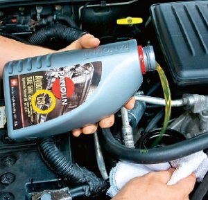 Awaryjnie można zastosować dowolny olej. Nie dotyczy to silników z DPF - tam wolno stosować tylko olej klasy ACEA C. /Motor