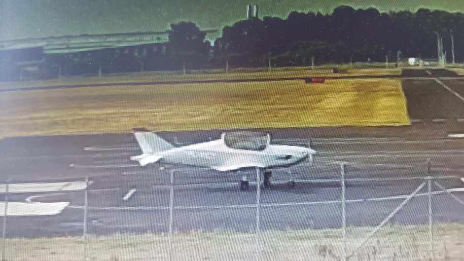 Awionetka, która później rozbiła się na lotnisku /Gorąca Linia RMF FM /Gorąca Linia RMF FM