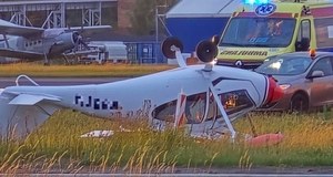 Awionetka na dachu! Incydent na lotnisku aeroklubu