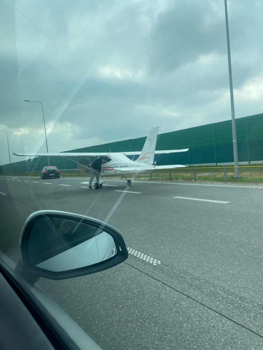 Awionetka wylądowała na A1 /Gorąca Linia RMF FM