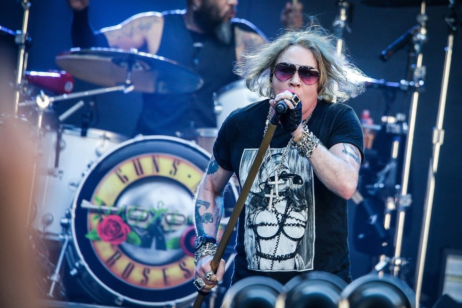 Axl Rose podczas koncertu we Francji w 2018 roku /	Moritz Thibaud/ABACA /PAP/Abaca
