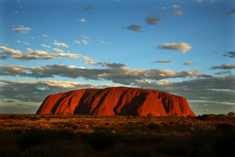 Ayers Rock to jedna z najbardziej znanych atrakcji Australii. Jaka jest tajemnica góry? /Getty Images